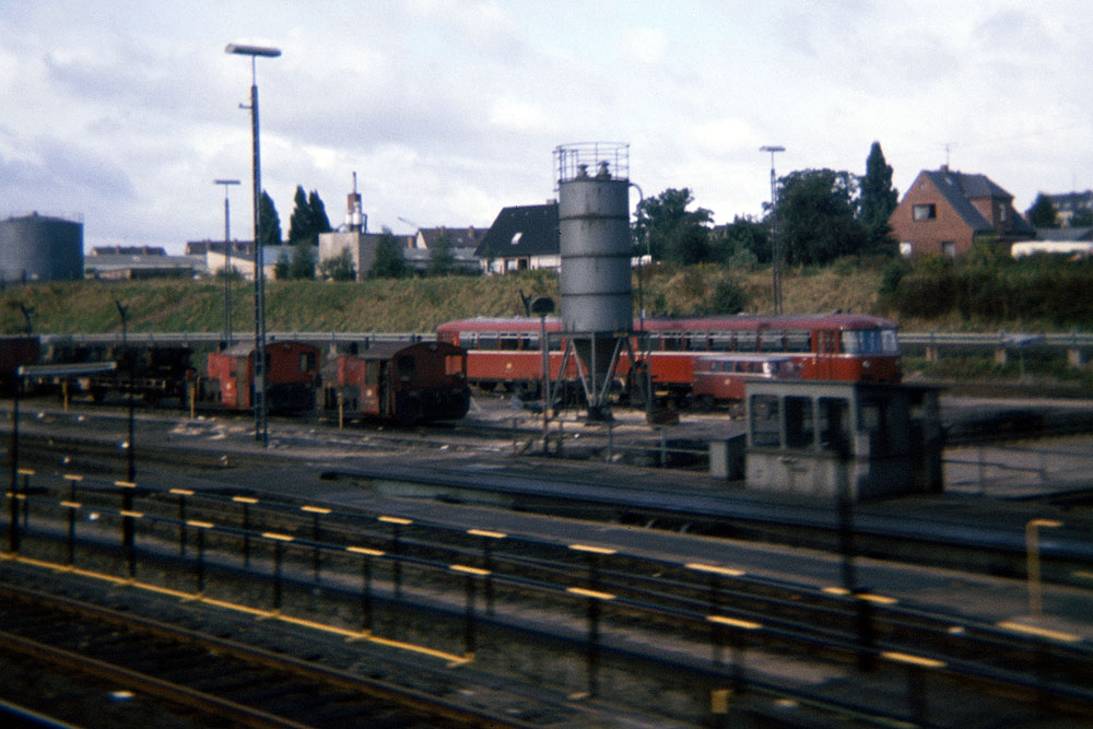 https://www.eisenbahnfotograf.de/datei/September 1972/90130 DB Bw Luebeck 1.9.1972.jpg
